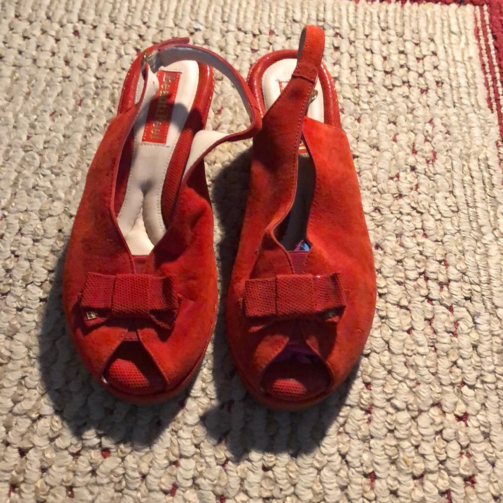 Red Bow Wedges